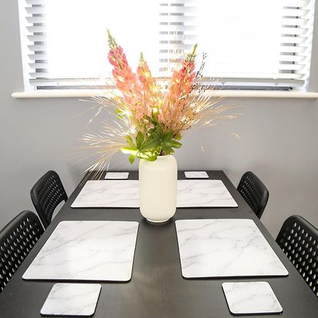 Appartement Luxurious & Lavish Salford Quays Free Parking à Manchester Extérieur photo